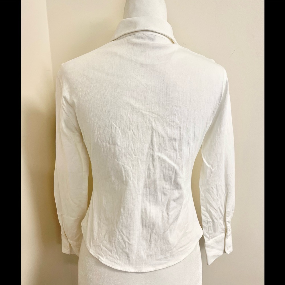 Beautiful Zara stretch button down! - Picture 5 of 9